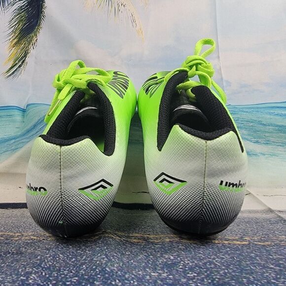 Umbro Neon Green/Black Soccer Cleats Boys 4.5 - Picture 3 of 9